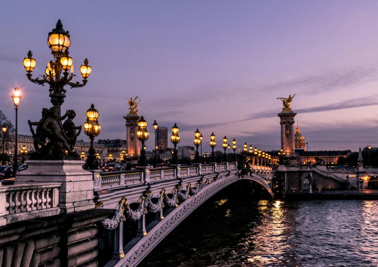 The Value of a Professional Tourist Guide for an Unforgettable Travel Experience